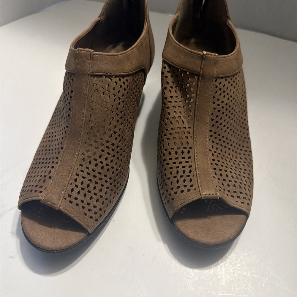 Easy Street Tan Perforated Peep Toe Shooties Back Zip Low Heel Sandals